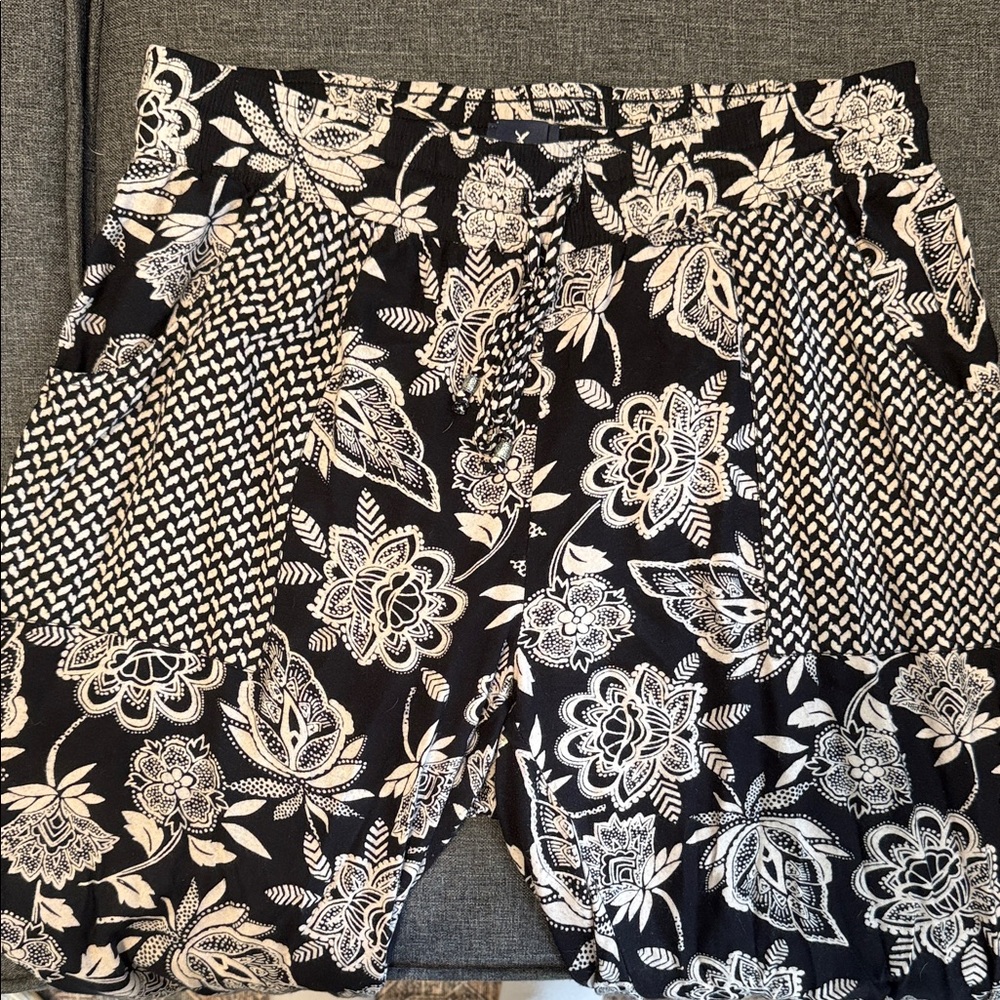 Floral Black and White Floral pants